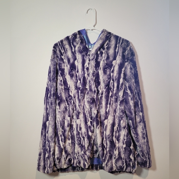 Faux Minky reversible coat / Coquettery Clothing - Picture 2 of 5
